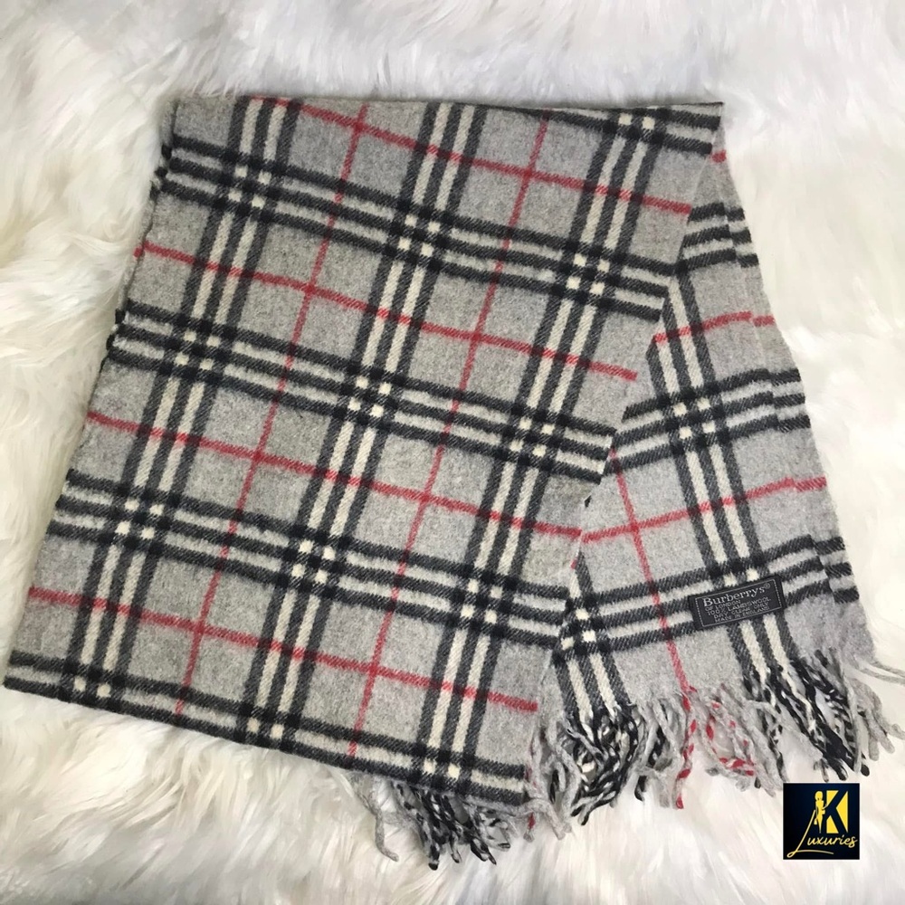 ❌SOLD❌Burberry Lambswool Scarf with Gray and Red Plaid